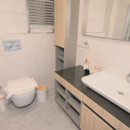 New With Bedroom & Office * Stambuł