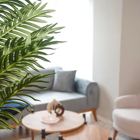 Cozy With Bedroom & Office *