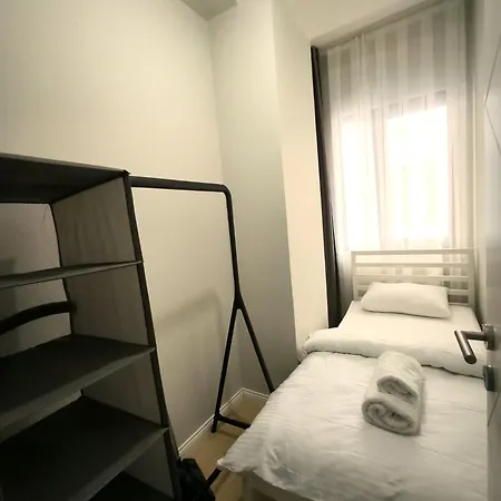 아파트 Cozy With Bedroom & Office 이스탄불