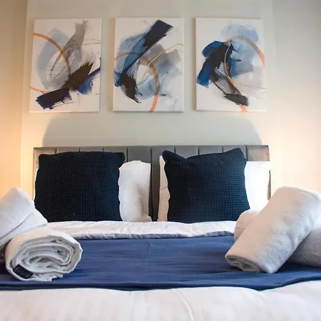 Cozy With Bedroom & Office